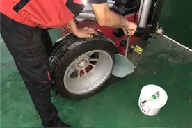 有原厂建议胎压不用，为什么技师喜欢把胎压打到2.5bar？图片