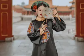 他在故宫拍摄了一组古风人像，画面堪比《延禧攻略》图片