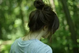 “离婚后，我绝不再嫁”坚持独身16年，住院时，46岁女人幡然醒悟图片