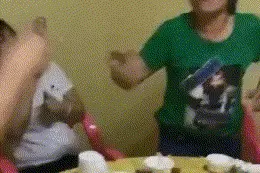 夏天女生上完厕所到底有多尴尬？哈哈哈哈哈这也太搞笑了图片