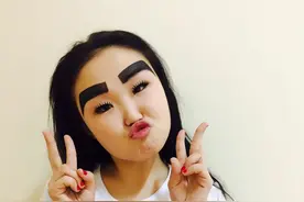俄女子眉毛粗得真夸张，几乎占满额头，估计就连张飞也要自叹不如图片
