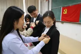 大学期间想要入党，决定权并不在辅导员手中，新生早知道有好处图片