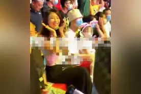 孙红雷一家罕现身！女儿坐爸爸怀里已长大不少，王骏迪嫩成少女图片
