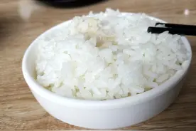 剩米饭直接放冰箱就错了，教你正确的保存办法，久放不坏还不串味图片