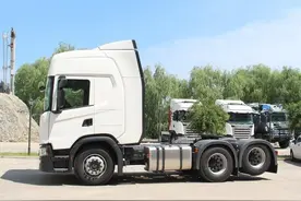 90万的斯堪尼亚G500对比40万的天龙旗舰KX，差距是一目了然图片