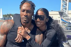 老夫少妻！霍华德为23岁未婚妻做饭，女友：我啥都不干拿到戒指图片