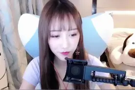 斗鱼英雄联盟一姐和总榜大哥爆发矛盾 刷了几十万却换来一句：滚图片