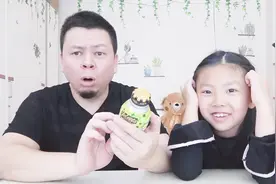 试吃“奇怪的果冻饮料”，吃前需要摇七下，究竟是果冻还是饮料？视频封面