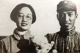 她是“延安三美”之一，朱德亲自为其保媒，与左权恩爱却三年缘尽图片