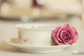 身在福中不知福，船在水中不知流图片