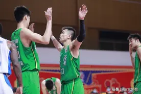 杨鸣为辽篮留住未来！16岁天才曾单场69分，被称为小郭艾伦图片