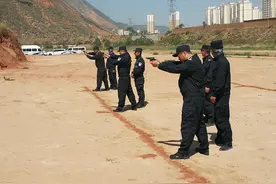 焦家湾派出所组织开展实弹射击训练图片