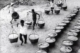 小麦80斤一担棉花100斤一担，路程相同，为什么农民都要挑棉花？图片