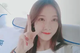 从“白月光”到“姨妈红”，网红美女成都小甜甜经历了什么？图片