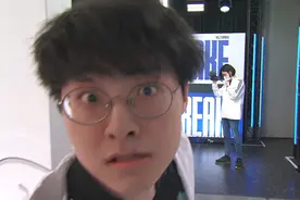 对着镜头瞪眼就是不尊重？showmaker对Faker的仰慕很多人并不知道图片