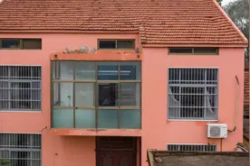 实拍岳云鹏农村老家，他一天收入八万二，村里的新房却“靠边站”图片