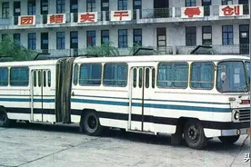 消失的山东牌客车：淄博客车厂出品，曾造出我国第一辆双层巴士图片
