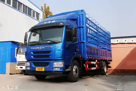 6米8中卡也有怀挡，换挡更方便，解放龙V载货车只要16.8万图片