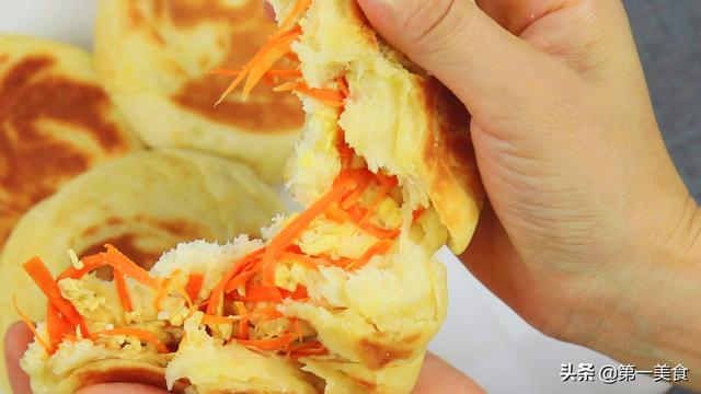 2个鸡蛋1碗面，快速做发面饼，一拉一卷柔软有层次，面饼不发硬