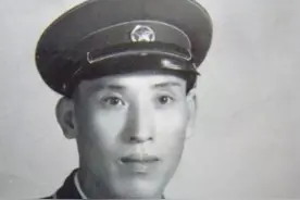 敌后打游击14个月，英雄归来后彭总落泪：一米八大汉仅剩90斤图片