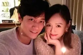 41岁陈乔恩也惧老？与男友合照滤镜开到认不出，发际线难掩老态图片