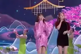 湖南春晚惹争议？黄龄李菲儿被曝假唱，此前跨年主持人也看手卡图片