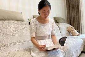 高考状元50多张奖状，让我们看到和“学霸”的差距图片