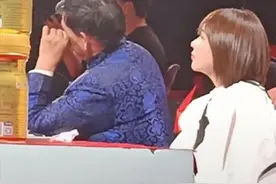 大衣哥升级当评委！重回《星光大道》，身份已不可同日而语图片