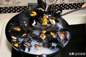 春天吃海虹，不要加水煮，教你正确做法，海虹又鲜又嫩、不腥气图片