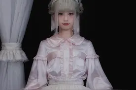 lo娘别再穿蕾丝内搭了！试试这些“糖纸”衬衫，清新梦幻又百搭图片