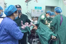 新生儿的“胎盘”应该怎么处理，埋起来还是吃了，看两种做法结局图片