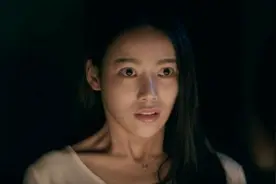 三个女孩深夜召唤鬼魂，想一探究竟，结果真把鬼招来了视频封面