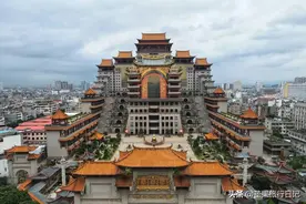 广西玉林云天宫，据说投资了30亿，前后用了8000多工人才建成图片