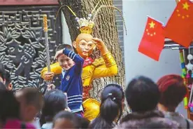 "身份确认敏感期"：孩子变成小戏精，父母别嫌娃"爱演"图片