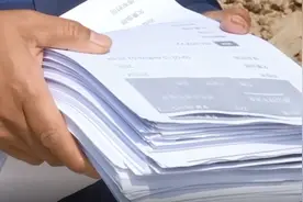 天价停车费？路边停车竟欠下8万多元！车主怀疑被重复计费图片