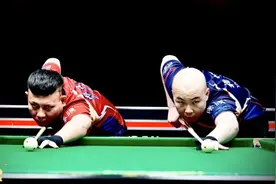 郑宇伯怒刷4炸7接，21-11轻取杨帆，“一哥之争”竟追平最大分差图片