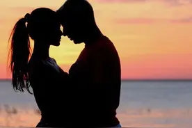 我被学姐喊去假扮她男朋友图片