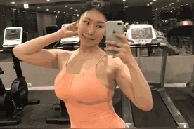 女人胖就一定丑？大码模特体重重，身材曲线却很好图片