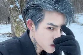 殷世航真实身高曝光！网友与他偶遇合影后吐槽：差不多就一米五图片