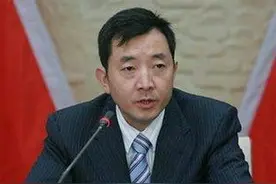 “网红书记”陈行甲：重拳反腐，直播跳伞，却在提拔之际选择辞职图片