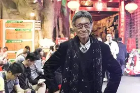 他50岁时爱上17岁的少女，成名于春晚，是中国“安乐死”第一人图片