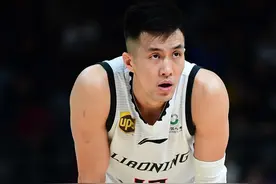 国内顶级篮球明星郭艾伦一年大概能收入多少呢？图片