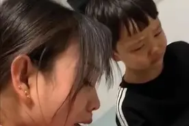 教孩子做作业，妈妈翻脸比翻书还快。孩子能快乐的学习吗图片