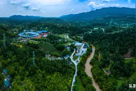 沙滩车带你.体验翻山越岭穿越溪流峡谷.享受越野速度与激情的感觉图片