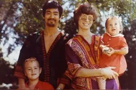 著名的中外夫妻，李小龙和琳达图片