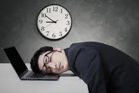 加班完领导说“谢谢”，傻瓜才说“不用谢”，这4套话术阅后即焚图片