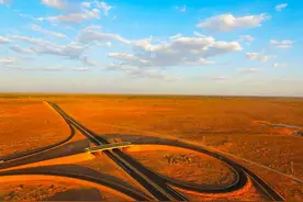 美国想不明白，中国为何耗资370亿，修建世界最长的沙漠高速图片