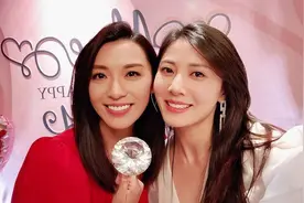 48岁TVB花旦陈炜晒合照宣布再婚，生日当天获医生男友惊喜求婚图片