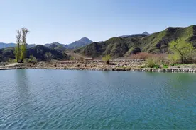 踩着春天的尾巴去一个京郊可以赏花爬山挖野菜下河钓鱼的地方图片