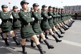 “火箭军女神”李莉：犀利的军事点评，让美国望而生畏的巾帼英雄图片